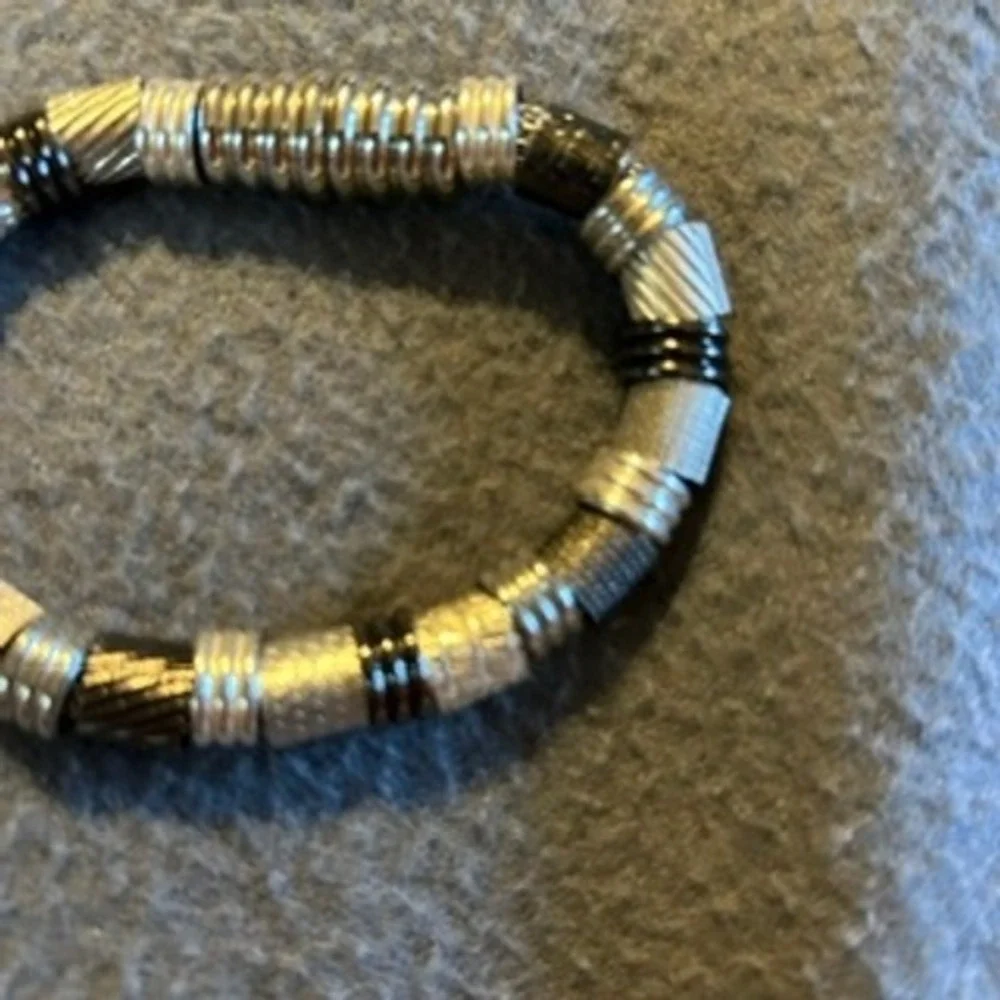 Erica Zap Mixed Metal Magnetic Bracelet Silver Gold Black Textured Beaded 8.5 in